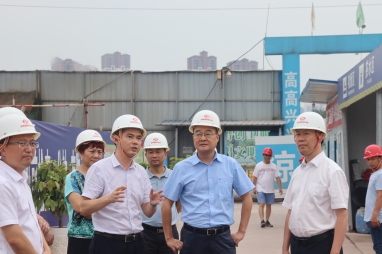 集團公司董事長鄧華帶隊前往內(nèi)江市、隆昌市考察紡織、糧食儲運、撬裝加油等項目