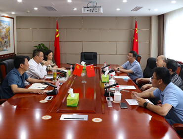 鄧華會見四川大學(xué)教授葉光斗、巨石集團成都有限公司執(zhí)行董事、總經(jīng)理陳杰等一行